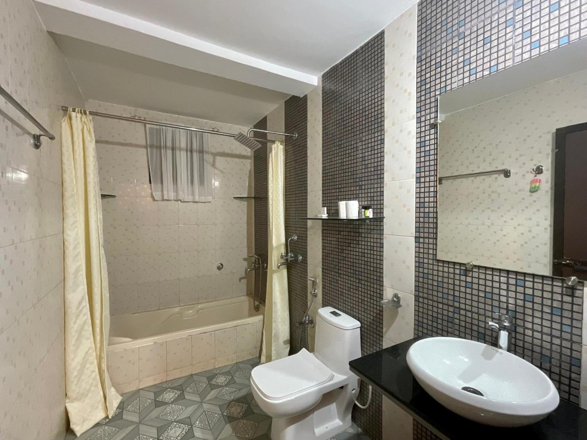 Nagas Hotel Satyavati Morjim Eksteriør billede