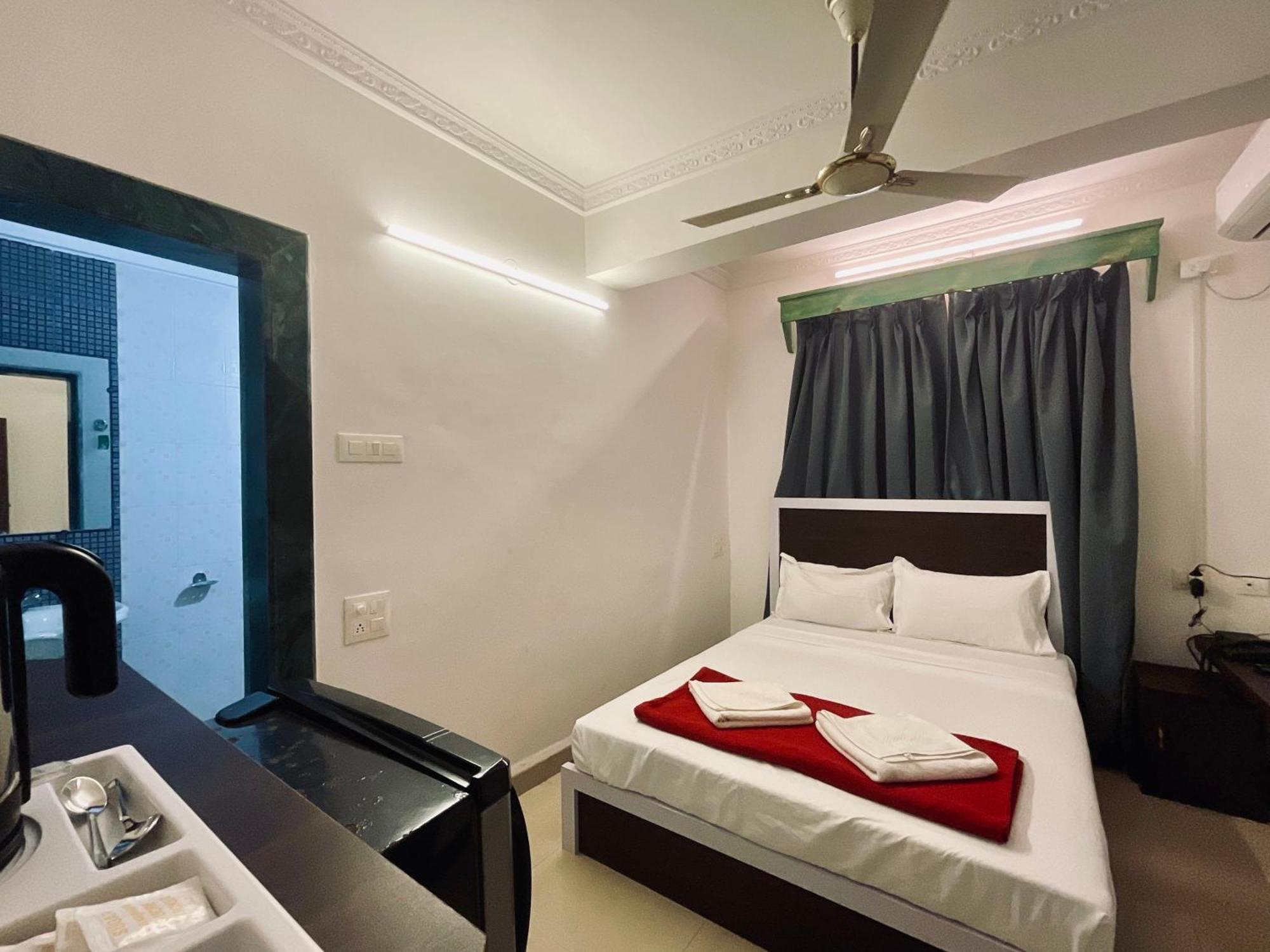 Nagas Hotel Satyavati Morjim Eksteriør billede